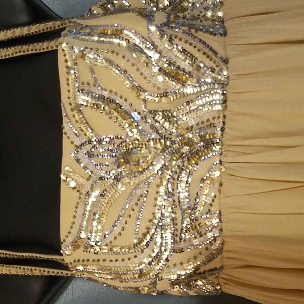 New Ladies Xeniya Size 4 Gold Empire Short Dress w/ Gathered 3 Tier Sheer Skirt